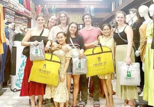 Why International Travelers Choose Hoi An for Custom Clothing: A Complete Experience Guide